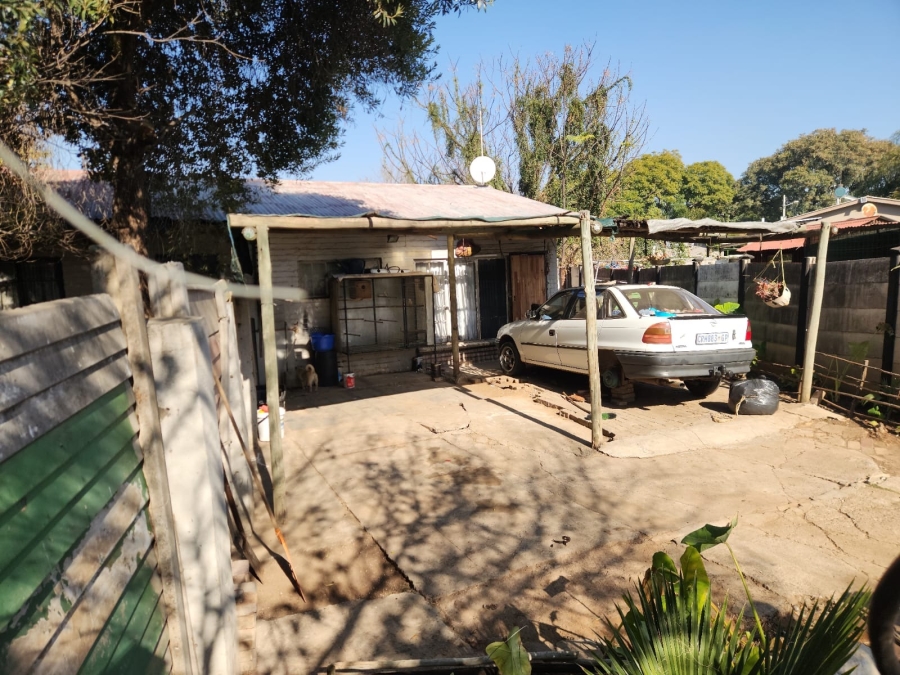 2 Bedroom Property for Sale in Oos Einde North West